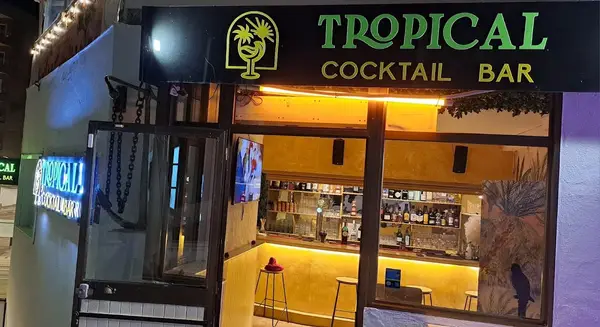 Tropical Cocktail Bar
