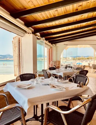 Montserrat Morlà El Bungalow
