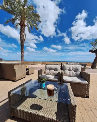 Jürgen Noss Cafe Beach