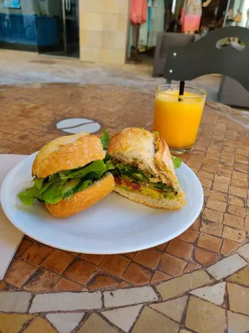 Natural Cafe