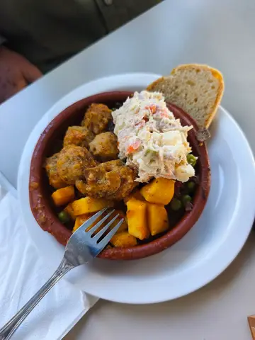 Tania Bosch sa Cantina
