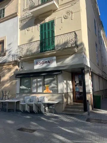 Olivia Zurita Croisanteria Agora 16