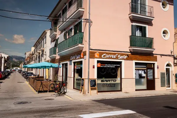 HC Bike Tours Cafe & Bike Shop