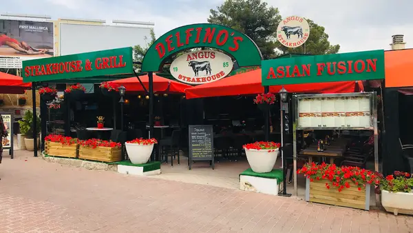 Delfinos restaurant Delfino's