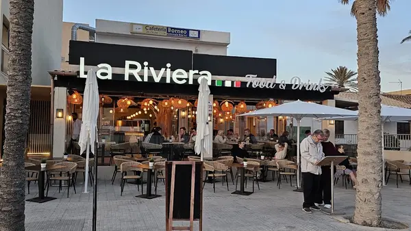 La Riviera Food & Drinks La Riviera Food and drinks