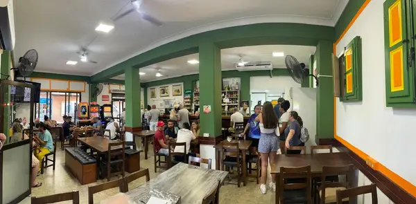 Carmen Julia Ocampo Largo Bar Oliva