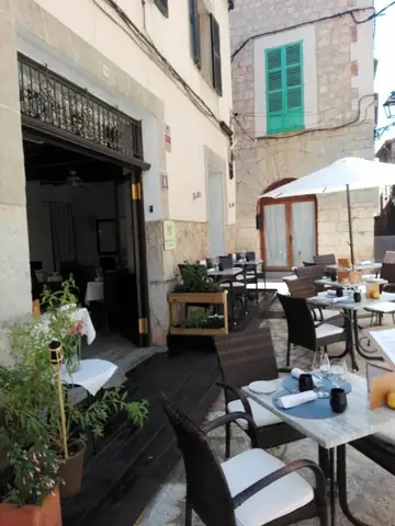 Café Med Wine Bar Café med