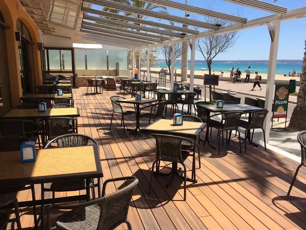 Beach Club y Cocktail Bar La Pedrisa Ricky's Bistro