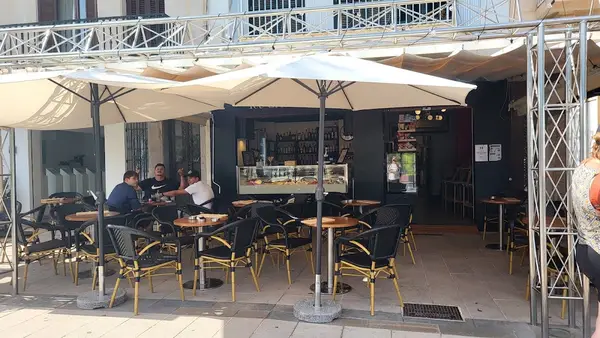 Le Bistro
