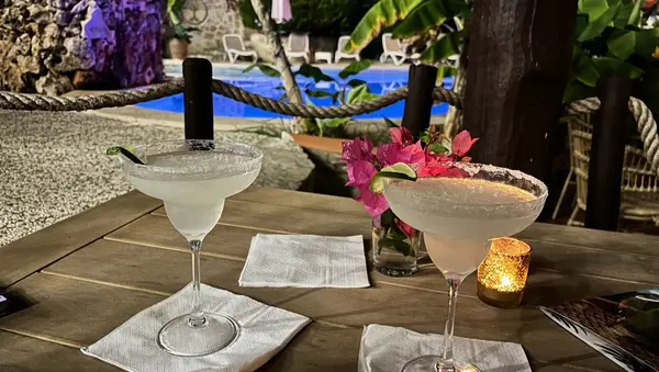 Mini Golf Cocktail Poolbar