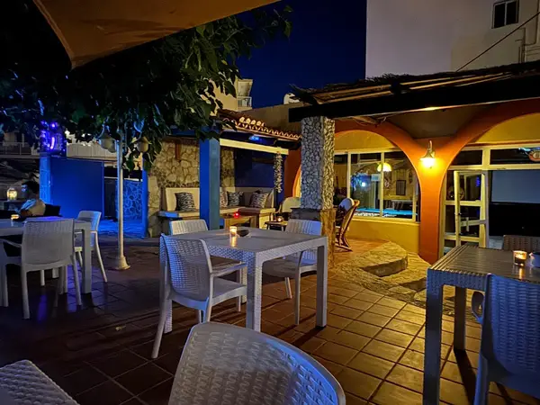 Mini Golf Cocktail Poolbar