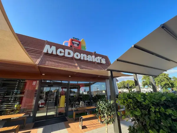 David Esteban Sarmiento Mejia (David Sarmii) McDonald's