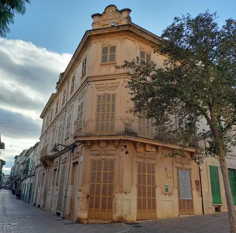 es Centre