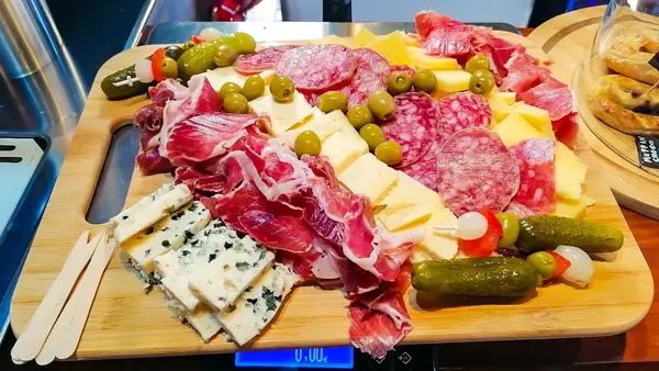 El Bodegon de Luis