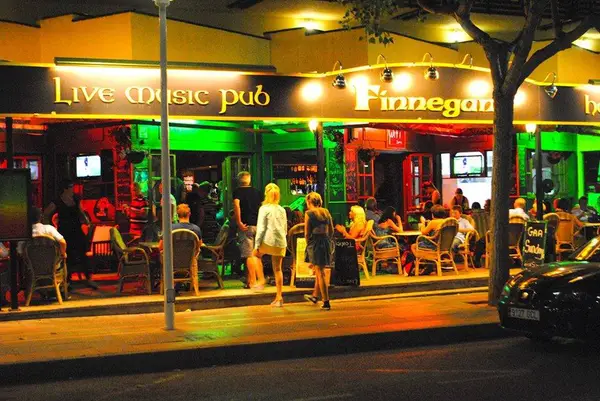 Finnegan's Live Music Irish Pub Finnegan's