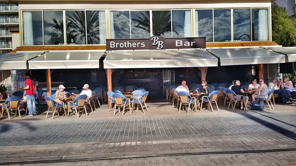Jacek Dopierała Brothers Bar