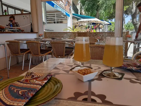 Silvia Maldonador Auba Café